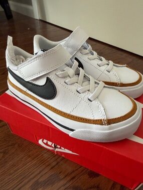 Nike Court Legacy little Kid Sneakers
